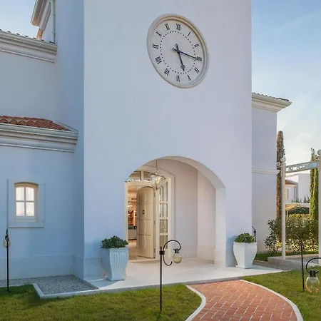 Vabriga Sleeps 8 With Pool Air Con And Wifi וילה